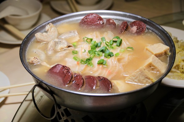 東北軒酸菜白肉鍋:【台北市食記】東北軒酸菜白肉鍋~正宗哈爾濱東北特色菜真材實料,家庭聚會,三五好友一起圍爐去