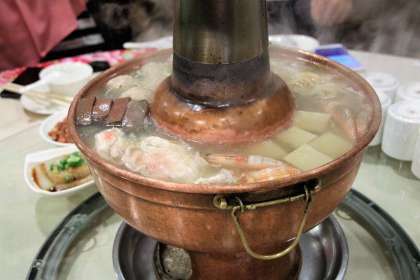 東北軒酸菜白肉鍋:【台北市食記】東北軒酸菜白肉鍋~正宗哈爾濱東北特色菜真材實料,家庭聚會,三五好友一起圍爐去