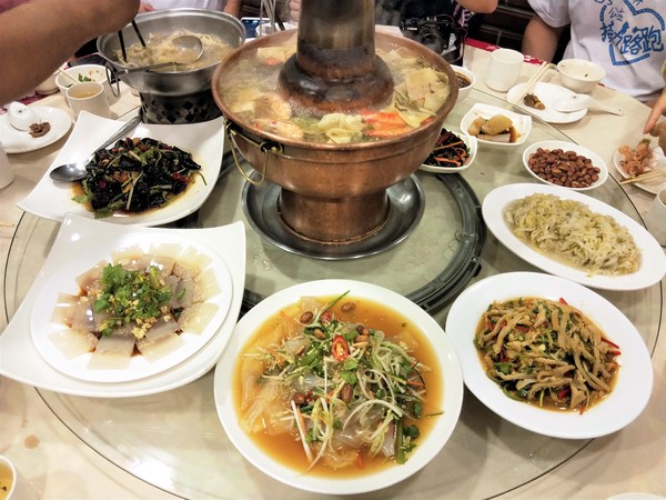 東北軒酸菜白肉鍋:【台北市食記】東北軒酸菜白肉鍋~正宗哈爾濱東北特色菜真材實料,家庭聚會,三五好友一起圍爐去