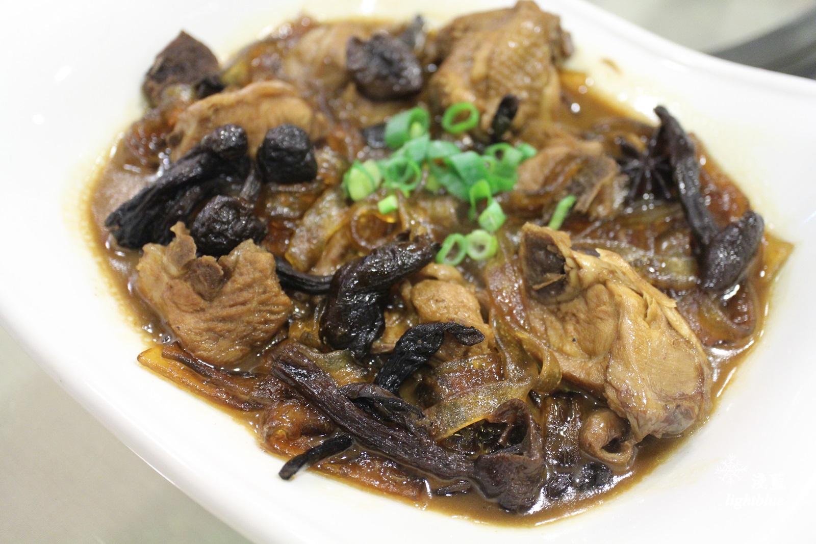 [ 松江南京站．長春路美食 ] 淺藍 × 東北軒酸菜白肉鍋～純正哈爾濱東北菜