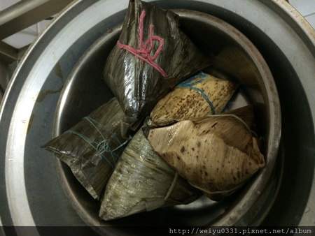 六月吃粽子滿心歡!家藝傳世、飄香百年-《凱薩飯店肉粽端午禮盒》