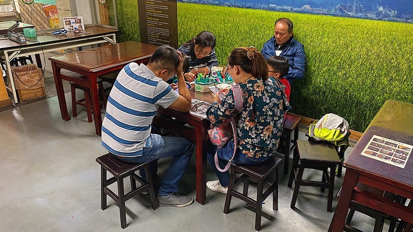 【宜蘭遊記】虎牌米粉產業文化館┃親子出遊DIY手作和米粉吃到飽的復古風觀光工廠┃ - / 郭郭的花東走跳生活 /