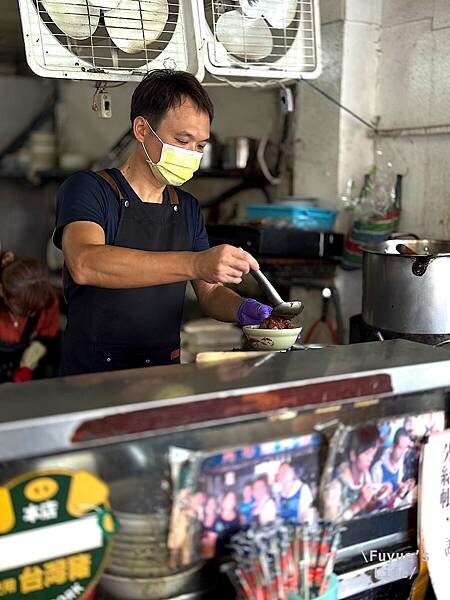 |台中西區‧小吃| 台中第五市場清爽系焢肉飯《台中阿彬爌肉飯