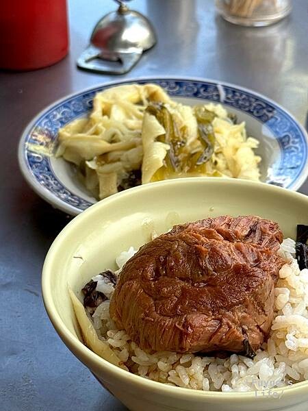 |台中西區‧台式| 第五市場台中第一焢肉飯《台中阿彬爌肉飯》