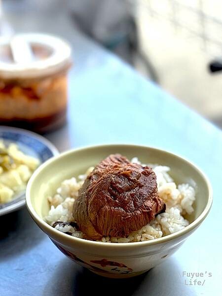 |台中西區‧小吃| 台中第五市場清爽系焢肉飯《台中阿彬爌肉飯