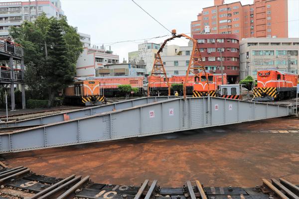 彰化扇形車站:【彰化市景點】扇形車庫~彰化僅存全台唯一,360度超大轉向盤的調度,火車迷必追景點