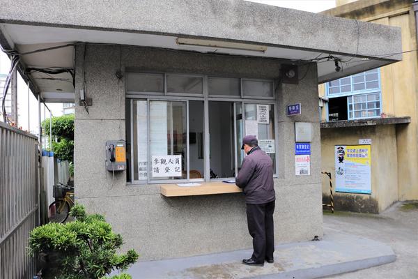 彰化扇形車站:【彰化市景點】扇形車庫~彰化僅存全台唯一,360度超大轉向盤的調度,火車迷必追景點