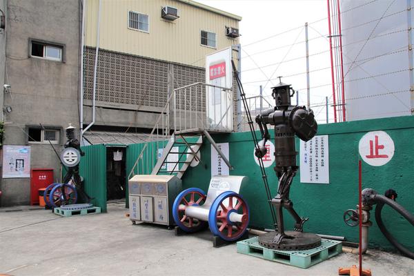 彰化扇形車站:【彰化市景點】扇形車庫~彰化僅存全台唯一,360度超大轉向盤的調度,火車迷必追景點