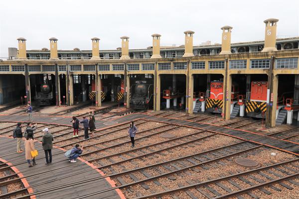 彰化扇形車站:【彰化市景點】扇形車庫~彰化僅存全台唯一,360度超大轉向盤的調度,火車迷必追景點