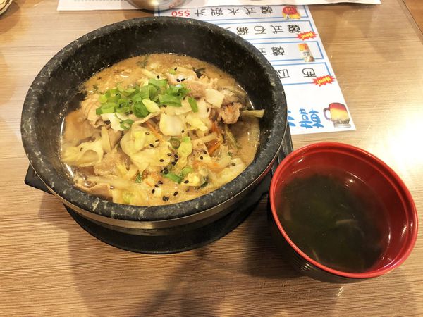 【朝鮮味韓國料理菜單價位大公開】超人氣韓國料理小菜免費吃到飽～南投市必吃美食小吃餐廳推薦！招牌菜銅盤烤肉、辣炒年糕、海陸部隊鍋。