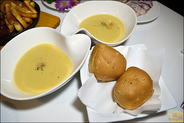 Ping 18： 台中藍帶主廚日法餐廳。Ping 18品十八新日法輕食。冬季新推出鍋物套餐、豪華雙人套餐、商業午餐更超值@sunny吃喝遊樂