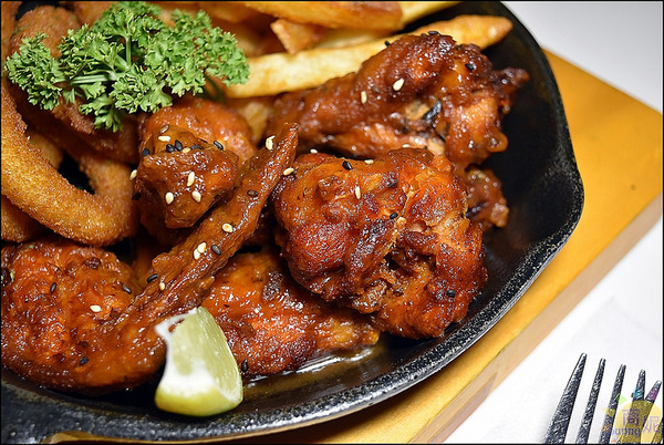 Ping 18: 台中藍帶主廚日法餐廳。Ping 18品十八新日法輕食。冬季新推出鍋物套餐、豪華雙人套餐、商業午餐更超值@sunny吃喝遊樂