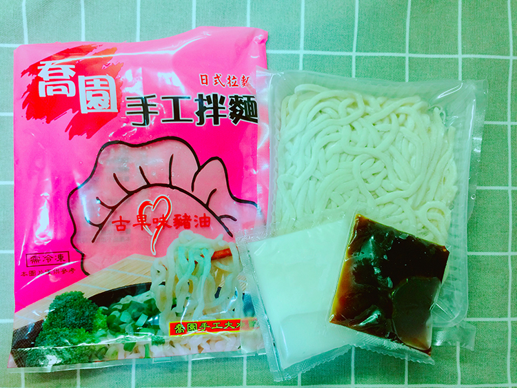 喬園手工大水餃,我不是他媽媽,冠軍水餃,芋頭水餃,中華路美食,西門町美食,宅配美食,宅配水餃.台北冷凍水餃,乾拌麵,快煮麵,眷村美食,眷村菜