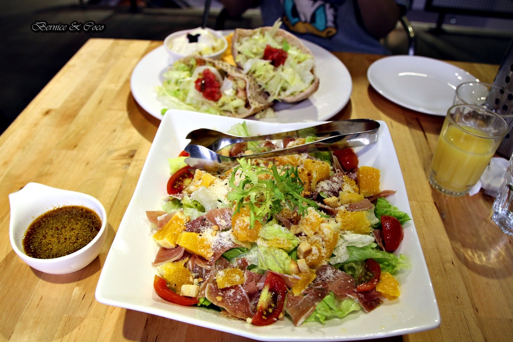 IMG_1951.JPG IMG_1951.JPG