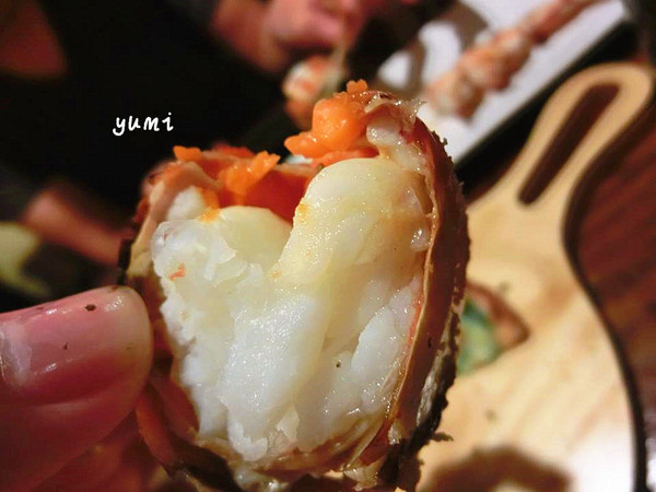 九日味噌燒肉丼專門店：【台中食記】巨無霸手臂蝦~緊緊抓住我的胃＠九日味噌燒肉丼專門店