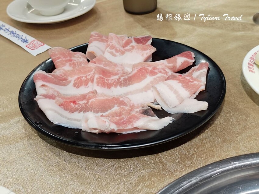 台北唐宮蒙古烤肉!行天宮捷運旁老字號吃到飽,酸菜白肉鍋必吃。