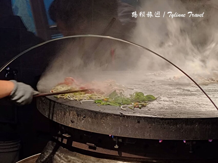 台北唐宮蒙古烤肉!行天宮捷運旁老字號吃到飽,酸菜白肉鍋必吃。