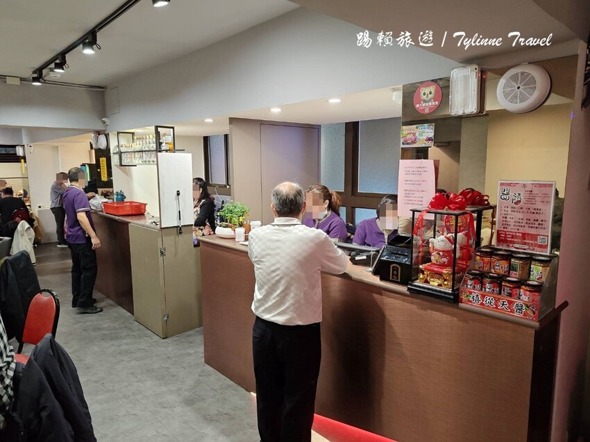 台北唐宮蒙古烤肉!行天宮捷運旁老字號吃到飽,酸菜白肉鍋必吃。