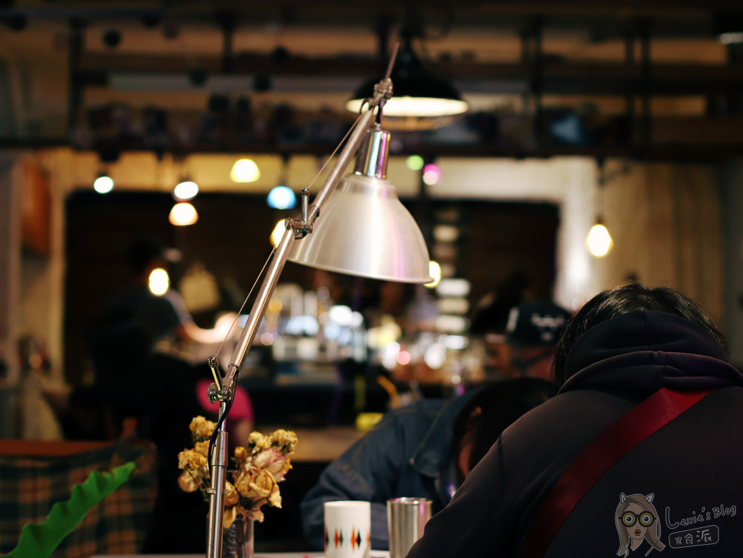 台北老屋咖啡廳》穿越九千公里交給你/中山國中站不限時咖啡廳/wifi插座 - Lexies Blog，寫食派