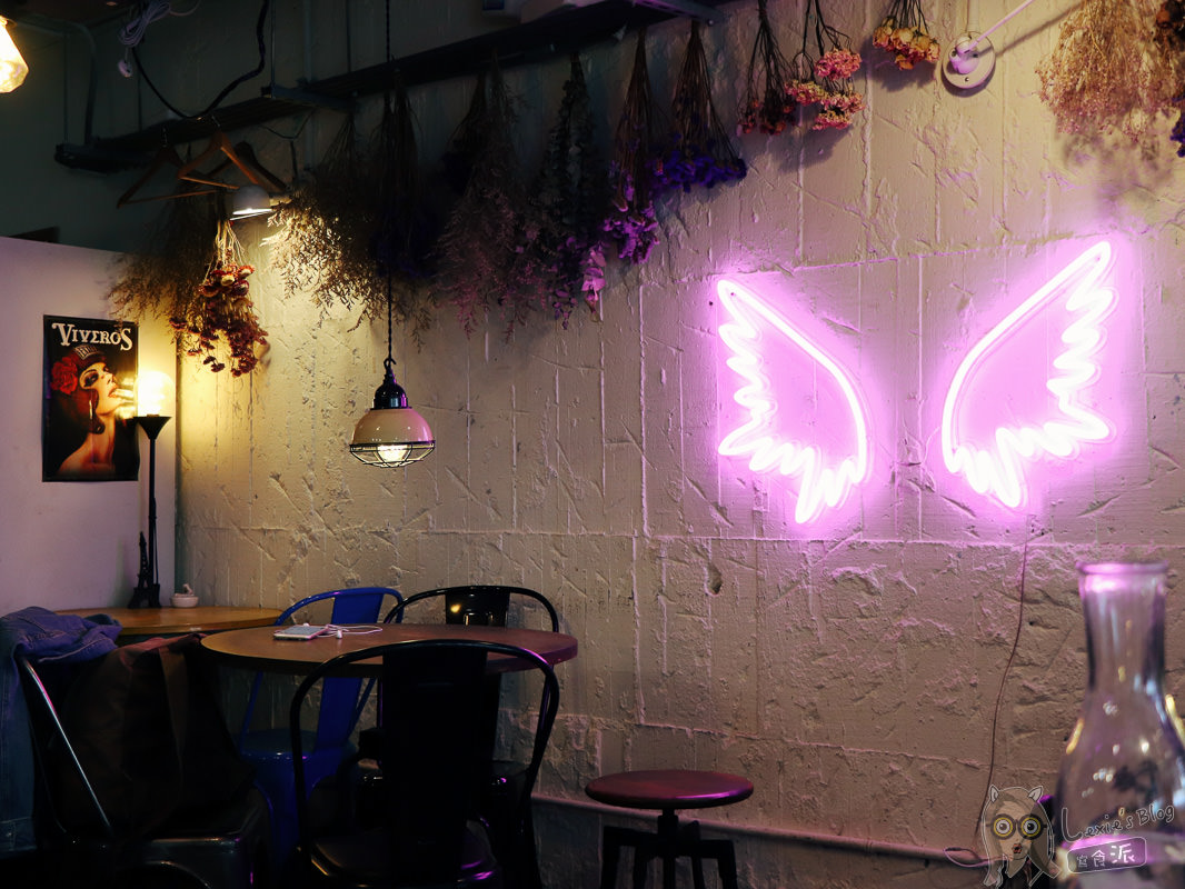 台北老屋咖啡廳》穿越九千公里交給你/中山國中站不限時咖啡廳/wifi插座 - Lexies Blog，寫食派