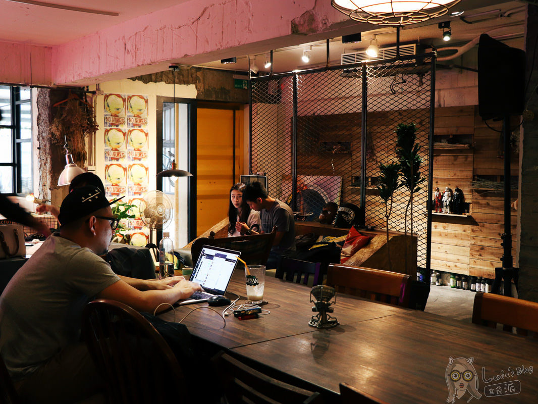 台北老屋咖啡廳》穿越九千公里交給你/中山國中站不限時咖啡廳/wifi插座 - Lexies Blog，寫食派