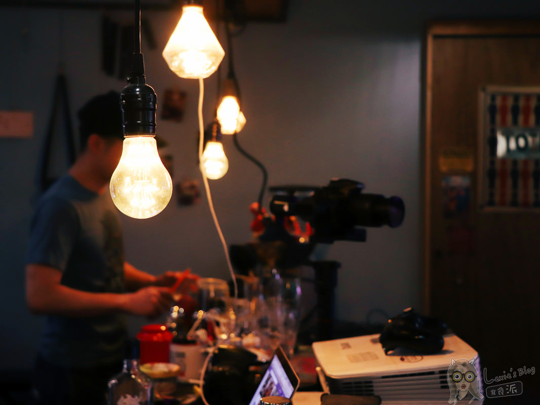 台北老屋咖啡廳》穿越九千公里交給你/中山國中站不限時咖啡廳/wifi插座 - Lexies Blog，寫食派