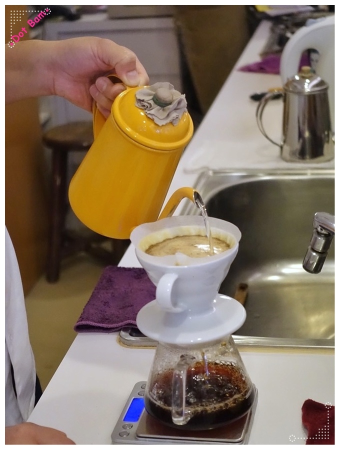 【KNUTSEN PETITE CAFÉ 肯努森咖啡館 ⋈ 台北大安區,捷運信義安和】精品咖啡搭配清爽玫瑰戚風的午後時光/不限時咖啡廳 20.JPG