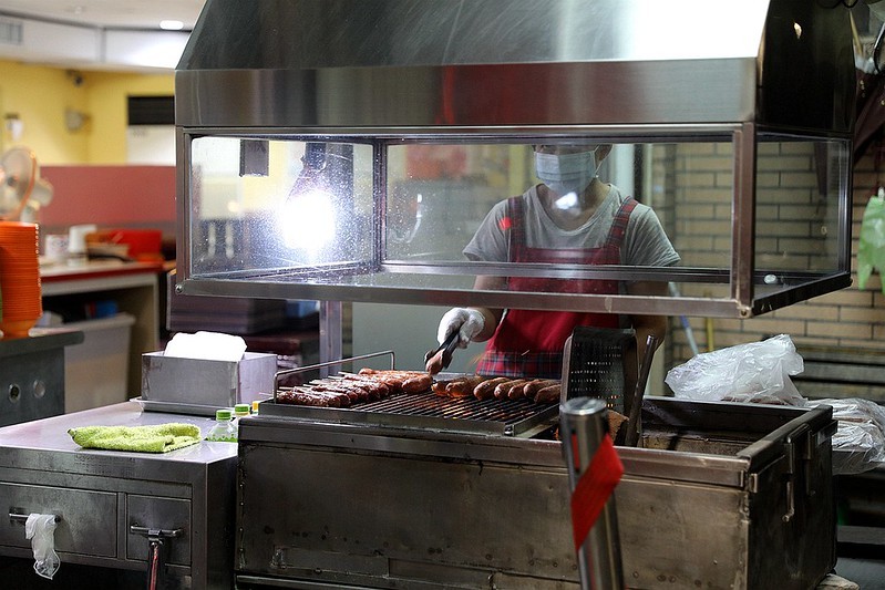 新北市板橋人氣小吃美食油庫口蚵仔麵線碳烤香腸12