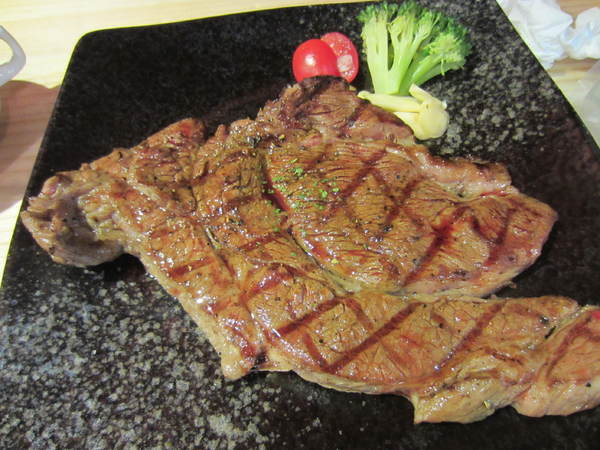 怪獸牛排屋:【橘子雞排】中山捷運站-美式風格之怪獸牛排屋~ 怪獸牛排屋:【橘子雞排】中山捷運站-美式風格之怪獸牛排屋~