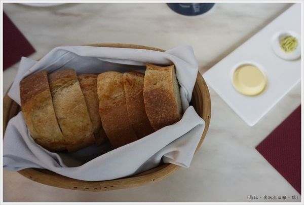 Beluga-31-手工麵包.JPG Beluga-31-手工麵包.JPG