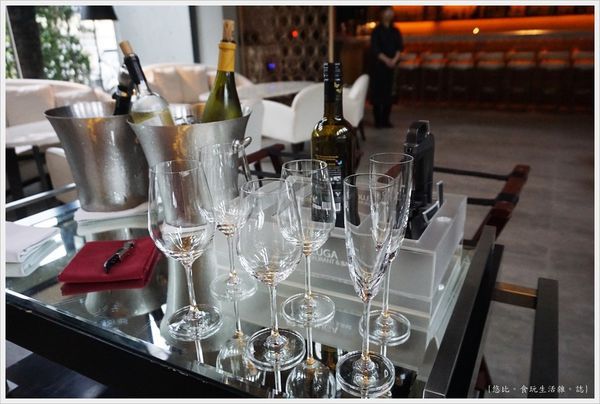 Beluga-27.JPG Beluga-27.JPG