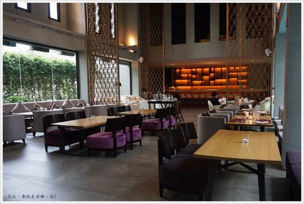 Beluga-17.JPG Beluga-17.JPG