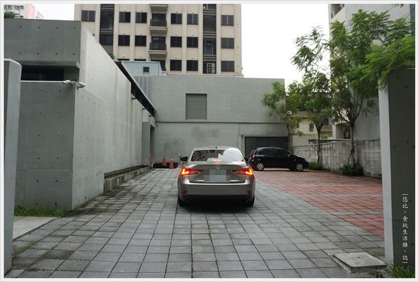 Beluga-4-停車場.JPG Beluga-4-停車場.JPG