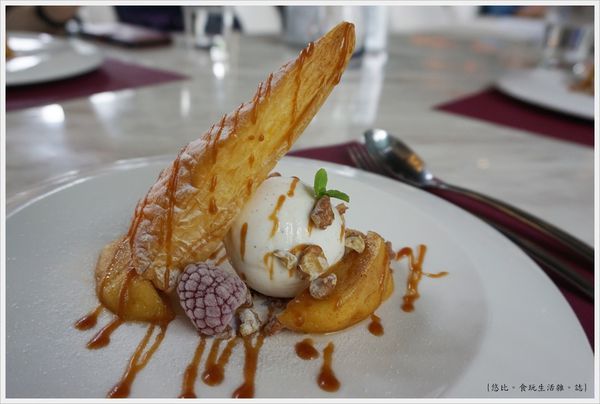 Beluga-60-蘋果派.JPG Beluga-60-蘋果派.JPG