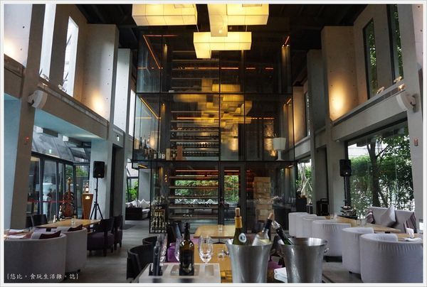 Beluga-28.JPG Beluga-28.JPG