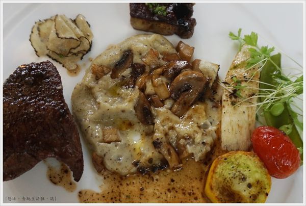 Beluga-57-鵝肝獵人牛排.JPG Beluga-57-鵝肝獵人牛排.JPG