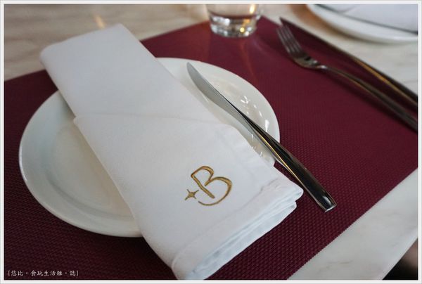 Beluga-29.JPG Beluga-29.JPG