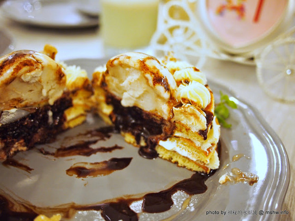 冰果甜心 Bingirl：【食記】台中Fidele Brunch/Crêperie&Bingirl 妃黛法式輕食&冰果甜心@西區 : 甜點新品牌,冰磚心體驗