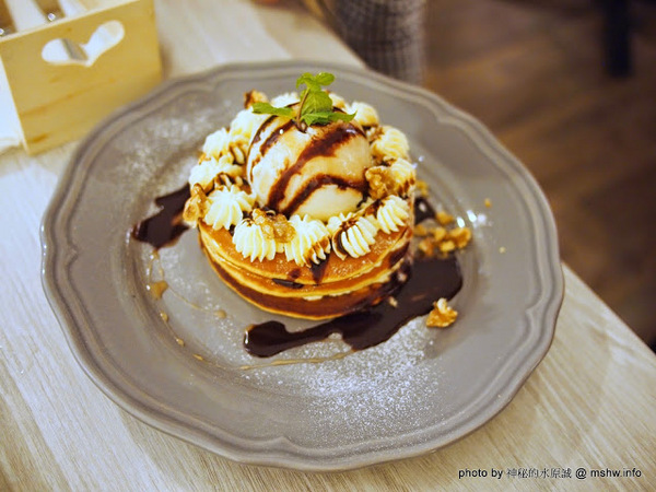 冰果甜心 Bingirl：【食記】台中Fidele Brunch/Crêperie&Bingirl 妃黛法式輕食&冰果甜心@西區 : 甜點新品牌,冰磚心體驗