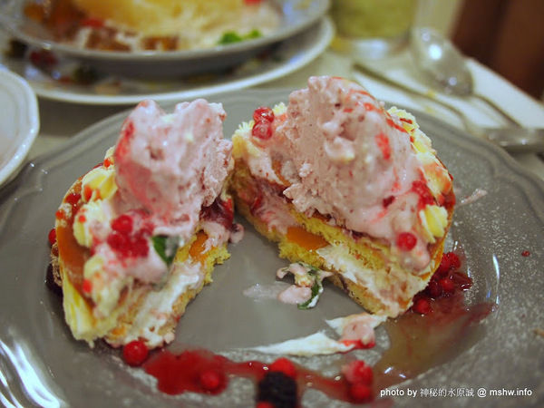 冰果甜心 Bingirl：【食記】台中Fidele Brunch/Crêperie&Bingirl 妃黛法式輕食&冰果甜心@西區 : 甜點新品牌,冰磚心體驗