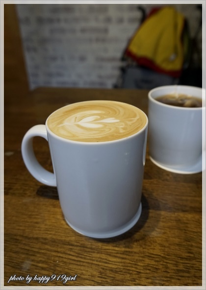 [新北中和]四號公園圖書館對面 工業風早午餐&咖哩歐姆蛋包飯★圖書館對面 Duimin cafe & deli