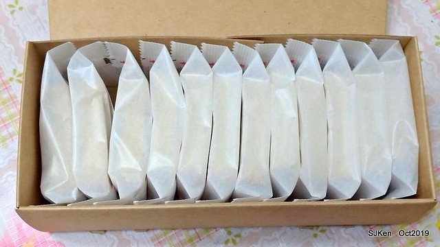 The pineapple cake at SunnyHill Taipei store, SJKen, Oct 18, 20192019.10.18                     微熱山丘台北民生公園店鳳梨酥與蜜豐糖脆蛋糕