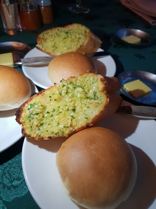 230472.jpg - 【台北.中山區】亞里士牛排老牌西餐廳外國人的最愛。有提供商業午餐。台味的牛排