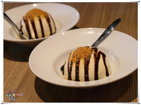 桃園美食,中壢美食,聖誕大餐,BISON野牛牛排餐廳,牛排,戰斧豬排,德國豬腳,中原美食