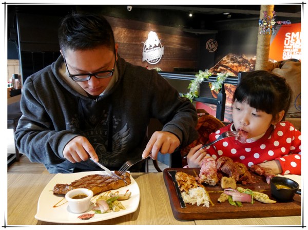 桃園美食,中壢美食,聖誕大餐,BISON野牛牛排餐廳,牛排,戰斧豬排,德國豬腳,中原美食