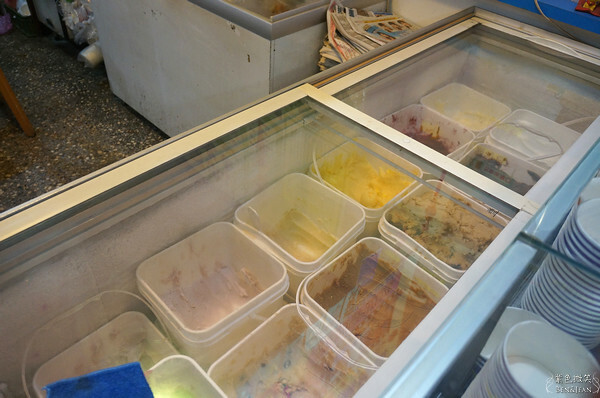 宜蘭縣頭城鎮聯發冰工廠》頭城芋冰叭噗50年老店,必吃土芭樂冰淇淋、手捲潤餅包叭噗
