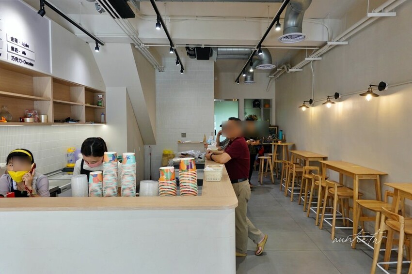 宜蘭縣頭城鎮【宜蘭】頭城｜聯發冰工坊，老店改裝新風貌，古早味叭噗冰，土芭樂口味必點