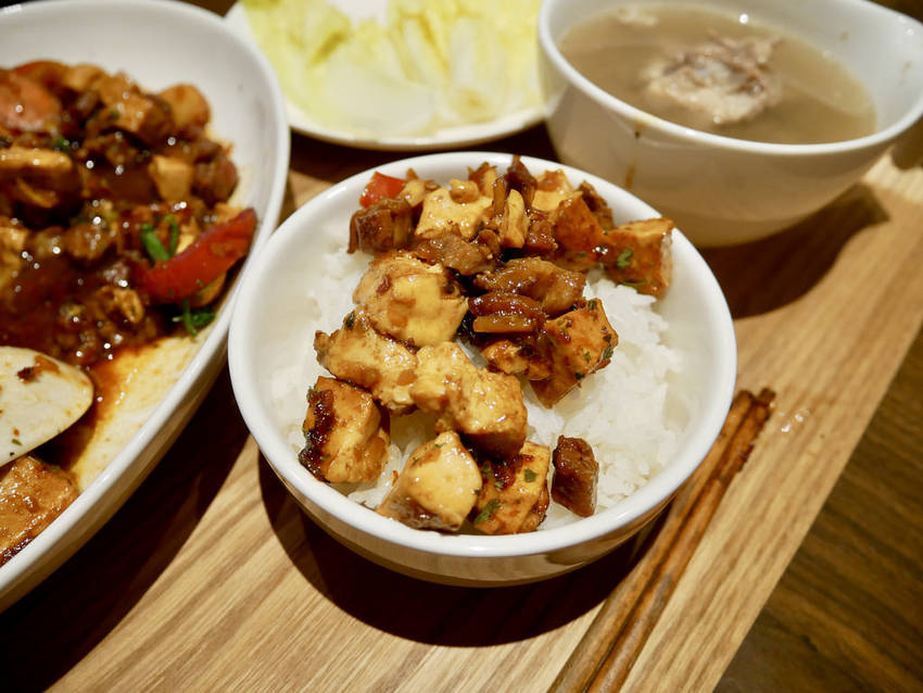 [台北大安] 不要再港式飲茶了 ! 徠一咖啡道地的香港精緻港點套餐讓老饕可以品嚐到正宗的港式美食(體驗券)