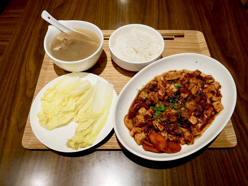 [台北大安] 不要再港式飲茶了 ! 徠一咖啡道地的香港精緻港點套餐讓老饕可以品嚐到正宗的港式美食(體驗券)