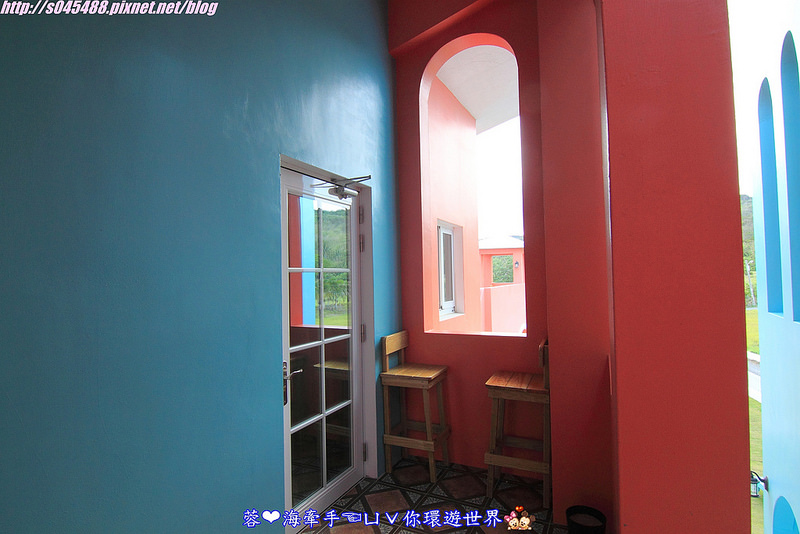 【宿▍屏東】美好墾丁旅閣ღ漆上鮮艷的色彩,像掉進了童話故事的小屋